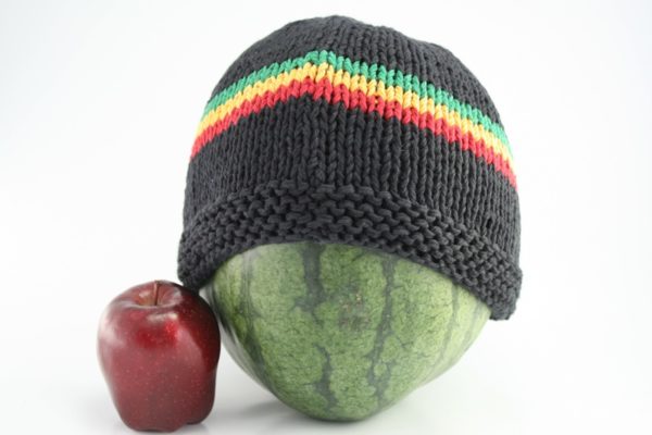 Beanie Black Short Middle Stripes Green Yellow Red
